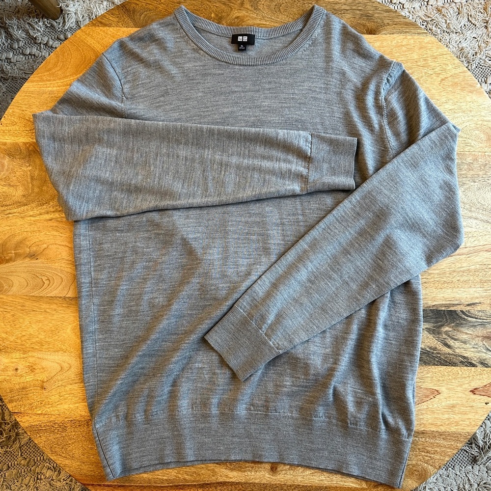Light Gray Crewneck Sweater with Ribbed Details